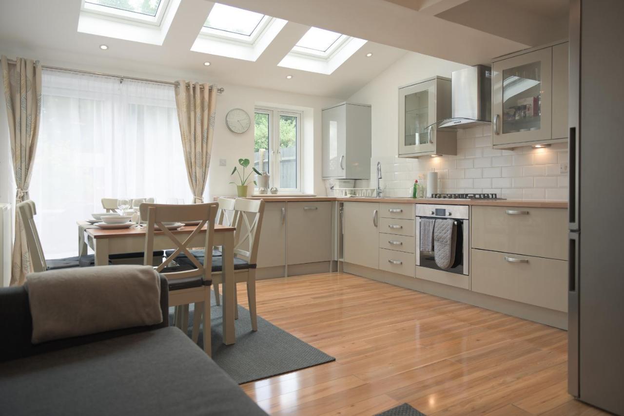 Knollmead House Villa Surbiton Екстериор снимка